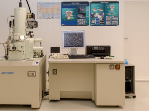 Laboratórium diamantových vrstiev a uhlíkových nanoštruktúr - Laboratórium diamantových vrstiev a uhlíkových nanoštruktúr4